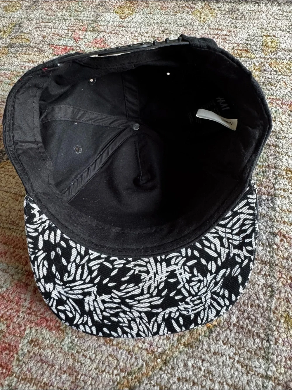 H&M Youth Graphic Hat.